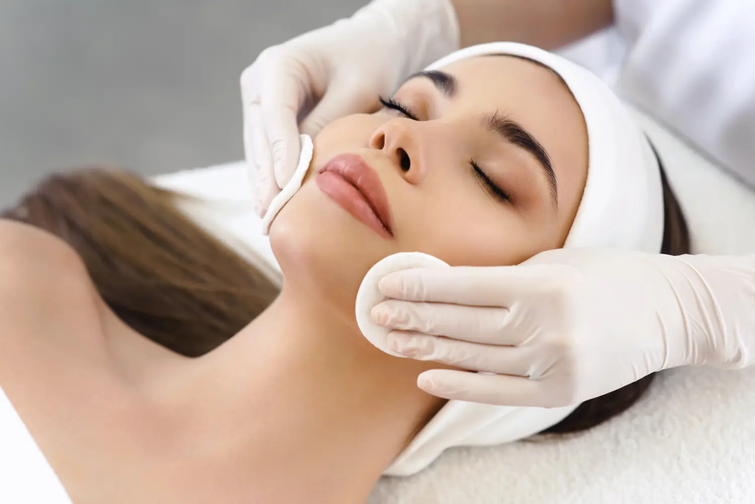 kosmetische Behandlung von Elysian Aesthetics