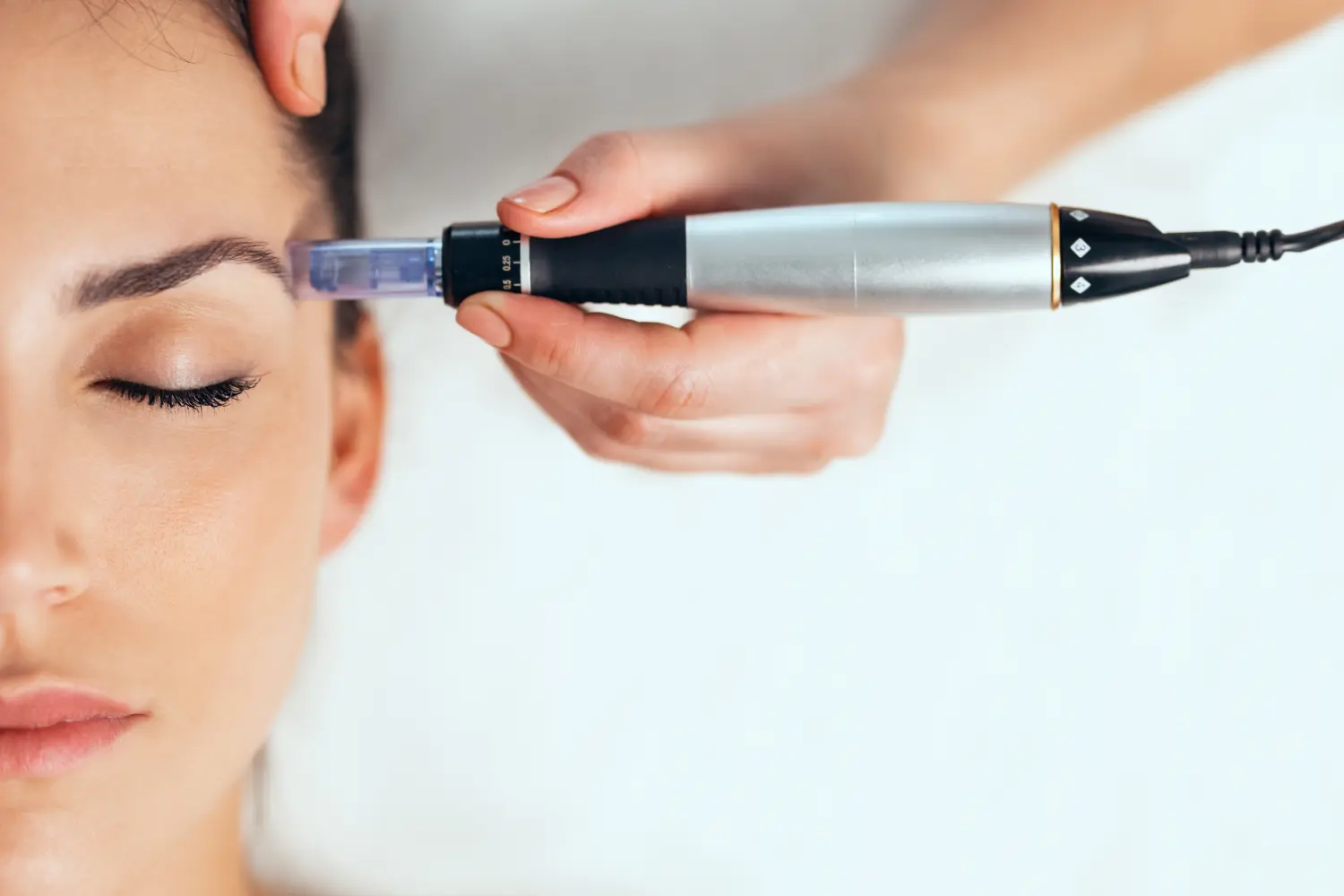 kosmetische Behandlung von Elysian Aesthetics